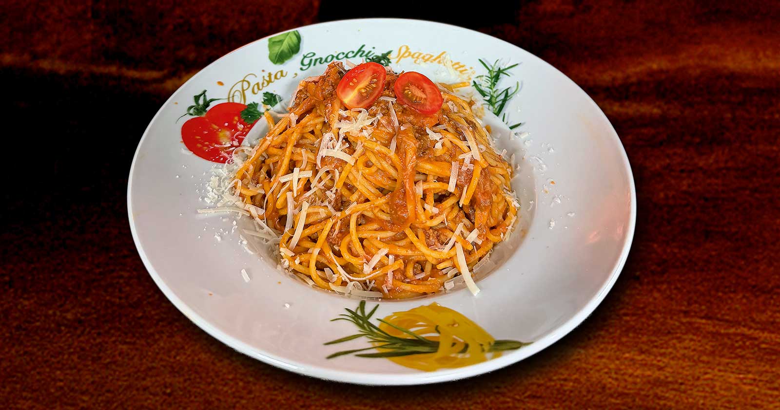 Pastateller mit Spaghetti Bolognese